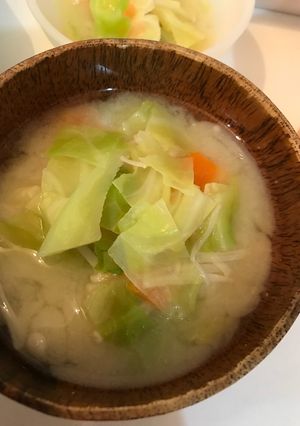春キャベツの白味噌汁-レシピのメイン写真