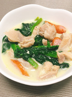 チキンとほうれん草のミルク煮込み-レシピのメイン写真