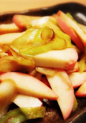 ☆お弁当に簡単白ネギとかまぼこのソテー☆-レシピのメイン写真