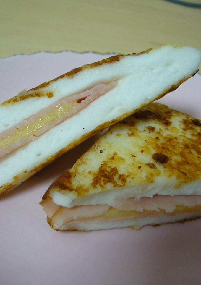 はんぺんにﾊﾑﾁｰｽﾞ挟む니다-レシピのメイン写真