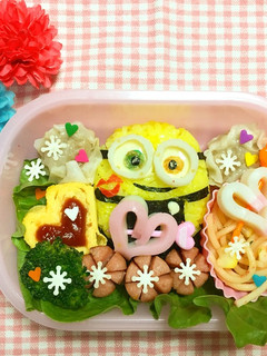 キャラ弁☆キスマークつけたミニオンのボブ-レシピのメイン写真