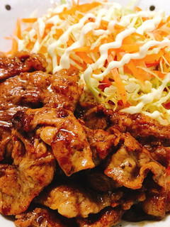 ⭐️ 美味しい豚焼肉と人参キャベツサラダ-レシピのメイン写真