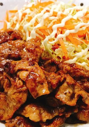 ⭐️ 美味しい豚焼肉と人参キャベツサラダ-レシピのメイン写真