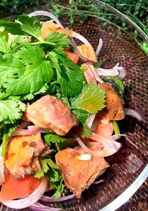サバ缶とトマトのアジアンサラダ-レシピのメイン写真