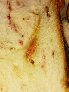 HBでいちごミルク食パン♪-レシピのメイン写真
