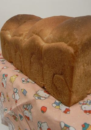 飲むヨーグルトで!フワフワいちごパン♬-レシピのメイン写真