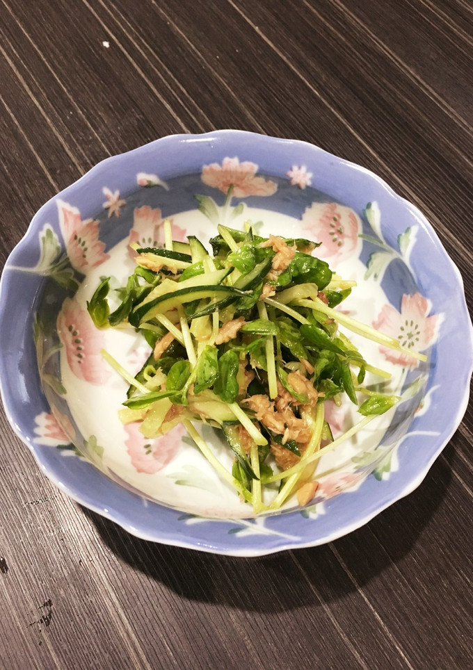 豆苗ときゅうりとツナのサラダ-レシピのメイン写真