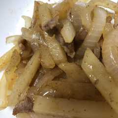 รูปของ 簡単！じゃがいもと玉ねぎとお肉の炒め物