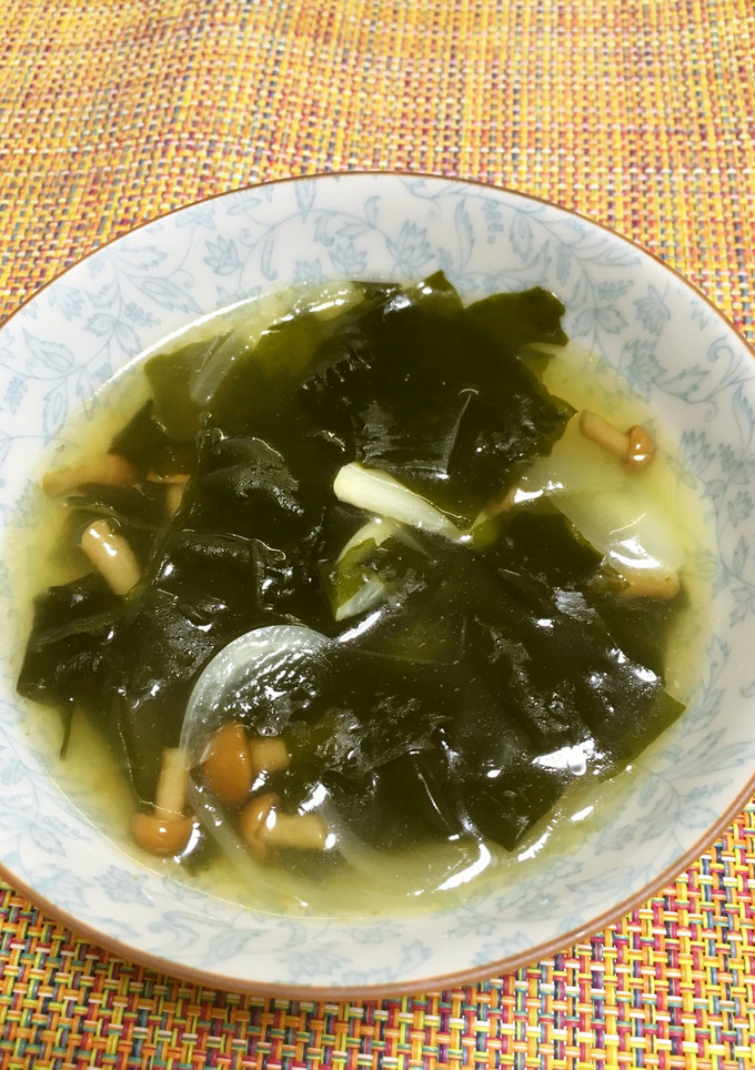 わが家のニンニクとわかめのスープ-レシピのメイン写真
