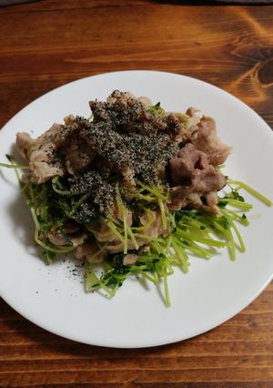 豆苗と豚肉の炒め物-レシピのメイン写真