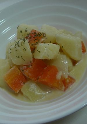 ☆じゃが芋と人参のバターミルク煮☆-レシピのメイン写真