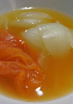 玉ねぎとトマトの簡単スープ-レシピのメイン写真
