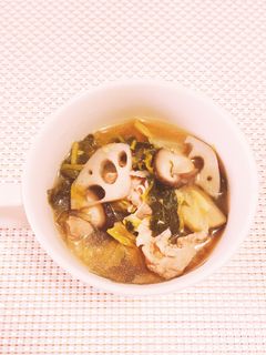 ホッとスープ*白菜牛蒡蓮根豚肉生姜法蓮草-レシピのメイン写真