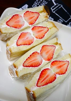 簡単！いちごミルク☆萌え断サンドイッチ-レシピのメイン写真