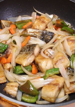 冷凍塩サバ+玉ねぎ他で「サバの甘辛炒め」-レシピのメイン写真