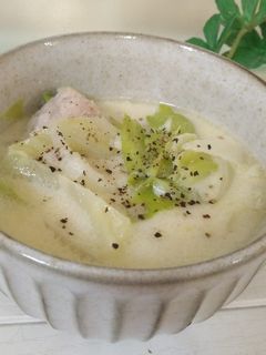 春キャベツと鶏団子の塩麹豆乳スープ-レシピのメイン写真