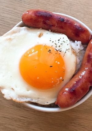 簡単ヤミツキ☆目玉焼きのっけご飯！-レシピのメイン写真