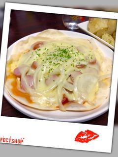 餃子の皮でつくるピザ٩( ᐛ )و-レシピのメイン写真