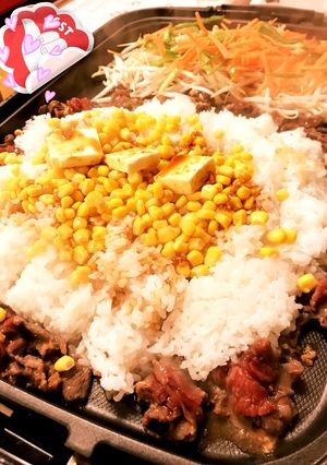 ホットプレートで牛肉ガーリックライス-レシピのメイン写真