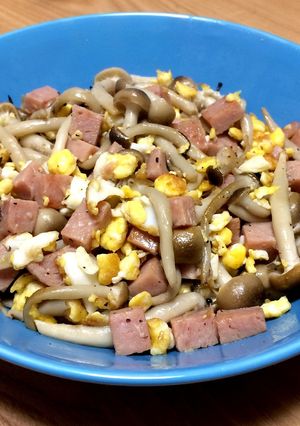 【ご飯のお供に】しめじとコロコロスパム-レシピのメイン写真