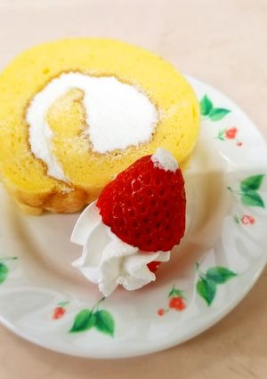・高齢者向けしっとりロールケーキ-レシピのメイン写真