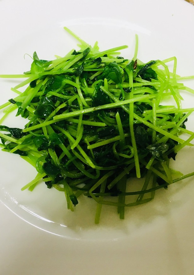 豆苗だけ！塩酒粕で簡単美味しい炒め物-レシピのメイン写真