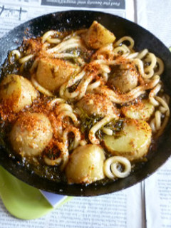 あかもくたっぷりピリ辛ポテト焼きうどん-レシピのメイン写真