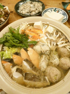 寄せ鍋→キムチ鍋★肉と魚介の共演でコク旨-レシピのメイン写真
