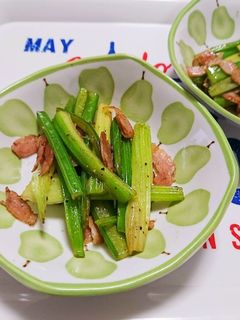 ベーコンとセロリの塩胡椒炒め-レシピのメイン写真