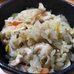 รูปของ 鶏飯 炊飯器で簡単に鶏肉の炊き込みご飯