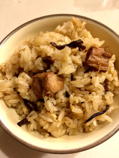 簡単 昆布佃煮と焼鳥缶の炊き込みご飯-レシピのメイン写真