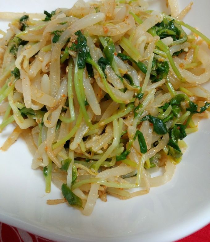ピリ辛！やみつき！豆苗もやし☆ by ひづしいか 【クックパッド】 簡単