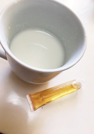 喉痛に！ホット蜂蜜ミルク-レシピのメイン写真