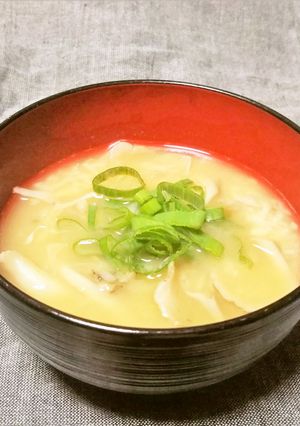 舞茸ととろろの味噌汁-レシピのメイン写真