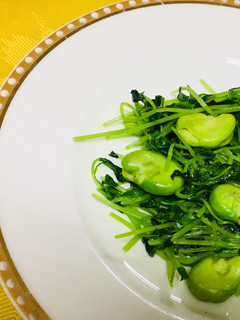 シャキほくっ旨☆豆苗とそら豆の塩酒粕炒め-レシピのメイン写真