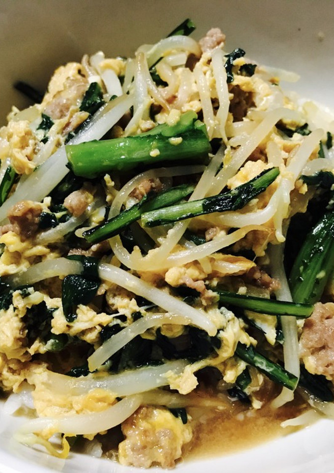 簡単♪ひき肉と春菊の卵とじ丼-レシピのメイン写真