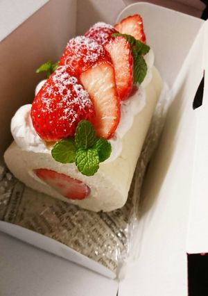 ふわふわ白いロールケーキ-レシピのメイン写真