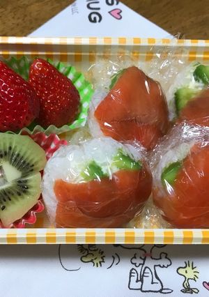 スモークサーモンとアボカドの手まり寿司-レシピのメイン写真