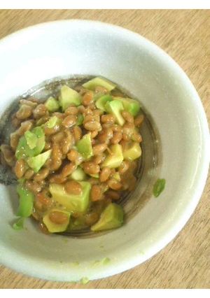 食べ過ぎた翌日に！アボカド納豆-レシピのメイン写真