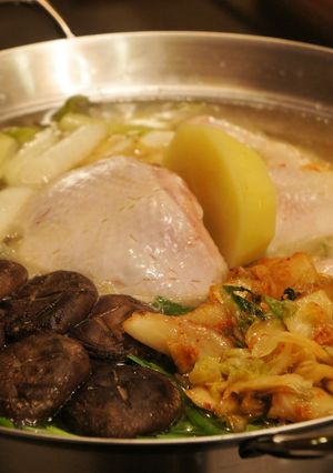 若鶏丸ごと1羽☆韓国風水炊きタッハンマリ-レシピのメイン写真