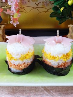 おにぎりケーキ【のりカップ&リボンハム】-レシピのメイン写真