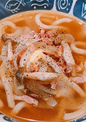 ベーコン玉ねぎ入り、コンソメスープうどん-レシピのメイン写真