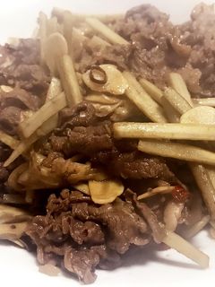 牛肉とゴボウのピリ辛炒め-レシピのメイン写真