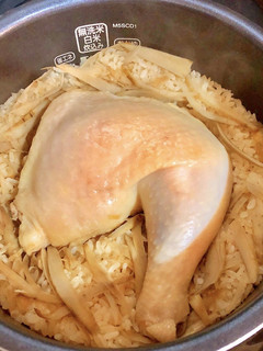炊飯器で丸ごと鶏もも肉の炊き込みご飯!-レシピのメイン写真