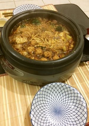 時短！何でも野菜と豚団子キムチラーメン鍋-レシピのメイン写真