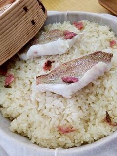 鯛と桜のおこわ蒸籠蒸し-レシピのメイン写真