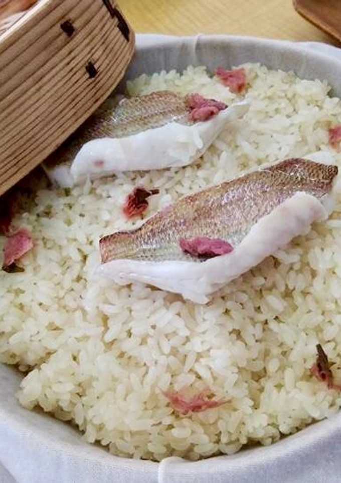 鯛と桜のおこわ蒸籠蒸し-レシピのメイン写真