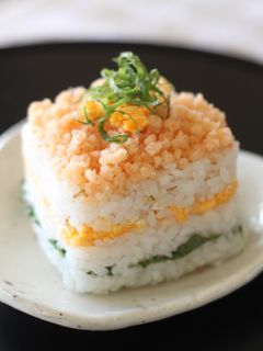 大葉と海老おぼろの重ね寿司-レシピのメイン写真