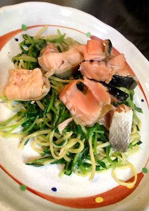 豆苗とシャケの茹で麺焼そば(^^)♪-レシピのメイン写真