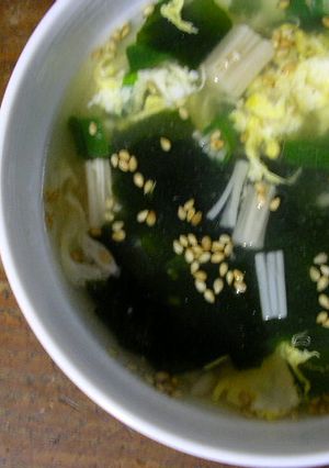 あったか。わかめとえのきの中華スープ-レシピのメイン写真